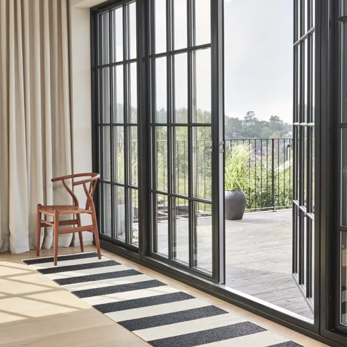 ?  : 144123723 765207827684634 861740872262618187 N